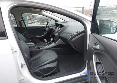 2013 Ford Focus Se z USA, uszkodzony, nr VIN 1FADP3F25DL332453